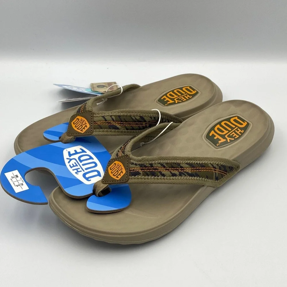 Hey Dude Men's 9 Myers Mossy Oak Flip Flops Camo Brown Comfort Sandals NEW